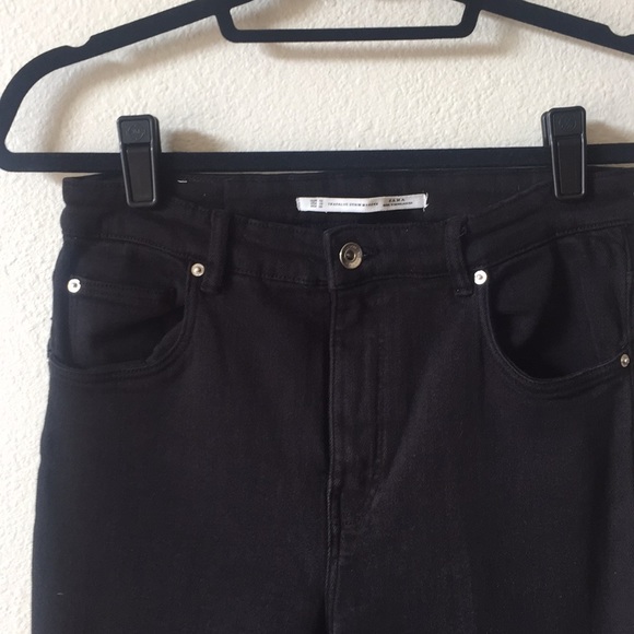 Zara Mid high waisted jeans in black - Picture 4 of 8
